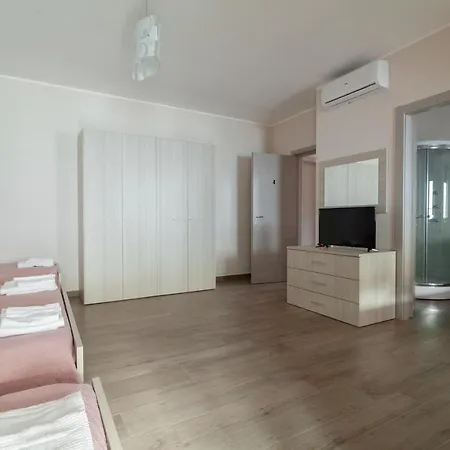 ゲストハウス Rivamare - 4*